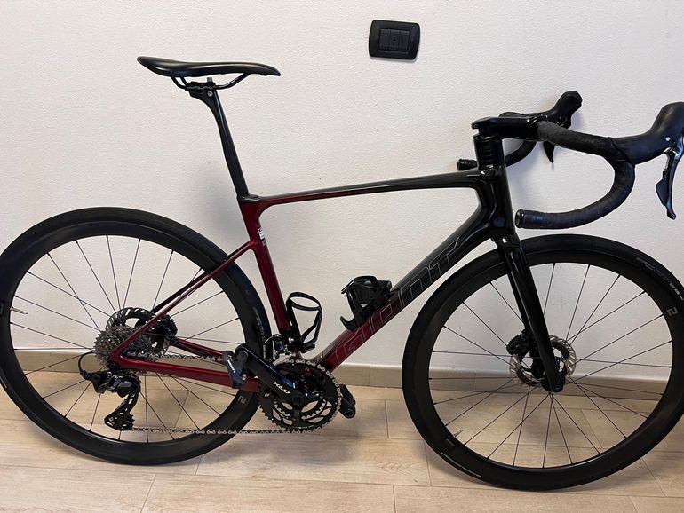 Used Giant Defy Advanced Pro 2 2024 Road & Gravel, Red — image 12 of 12
