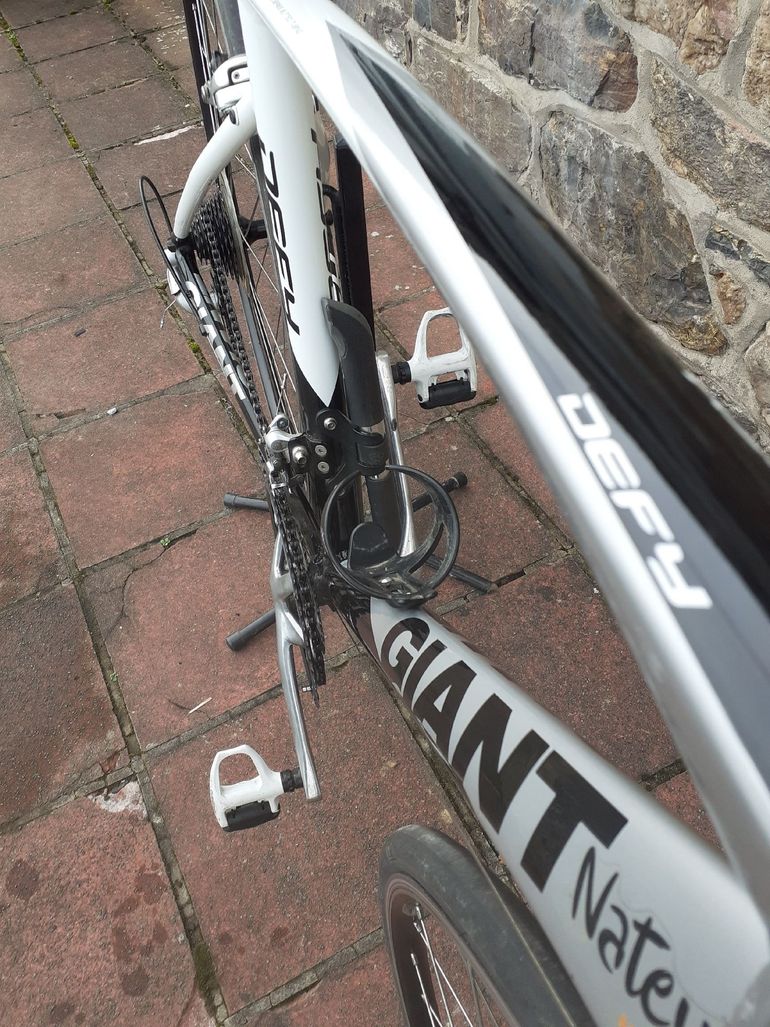 Used Giant Defy 3 2016 2016 Road & Gravel, Light Gray — image 10 of 14