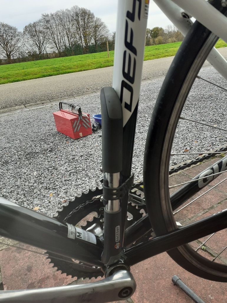 Used Giant Defy 3 2016 2016 Road & Gravel, Light Gray — image 14 of 14