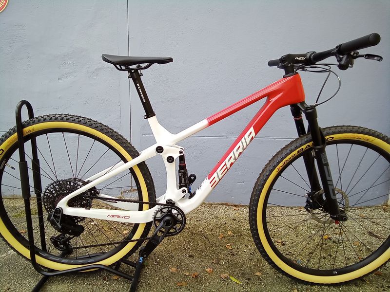 Used Berria Racing 2023 Mountainbike, Red — image 1 of 5