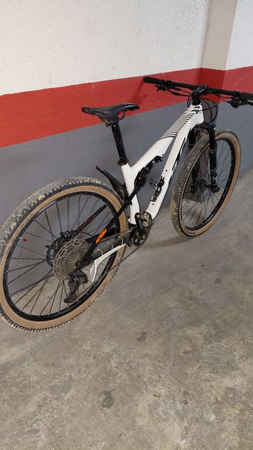 Used KTM SCARP ELITE 2023 2023 Mountainbike, White, 700 — image 2 of 4