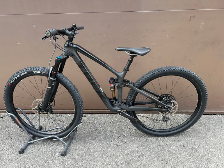 Used Trek Fuel Ex C 2019 Mountainbike, Black — image 2 of 4