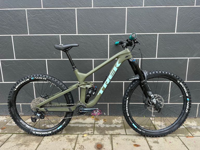 Used Trek Slash Shimano SLX 2022 Mountainbike, Green — image 5 of 13