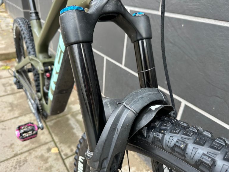 Used Trek Slash Shimano SLX 2022 Mountainbike, Green — image 4 of 13