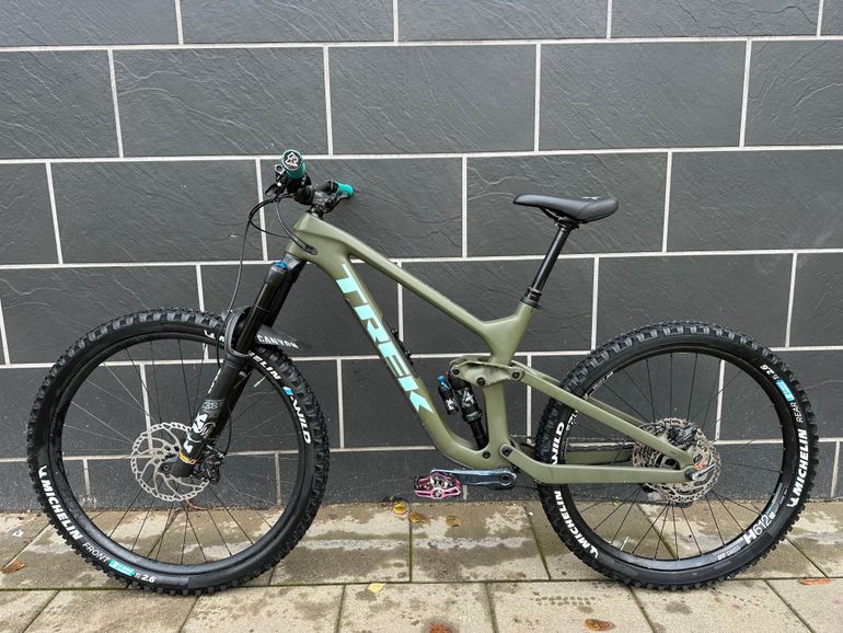 Used Trek Slash Shimano SLX 2022 Mountainbike, Green — image 3 of 13