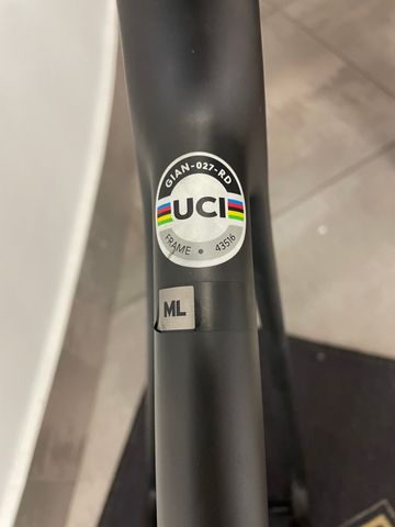 Used Giant TCR Advanced SL Disc 0 2023 Frameset 2023 Road & Gravel, Black — image 8 of 9