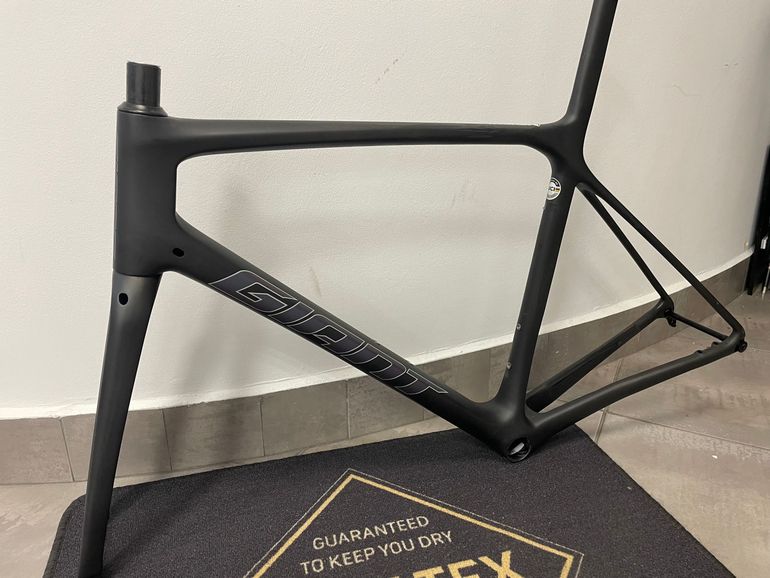 Used Giant TCR Advanced SL Disc 0 2023 Frameset 2023 Road & Gravel, Black — image 1 of 9