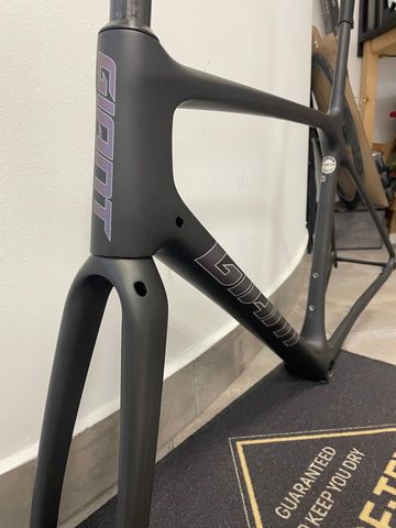 Used Giant TCR Advanced SL Disc 0 2023 Frameset 2023 Road & Gravel, Black — image 2 of 9