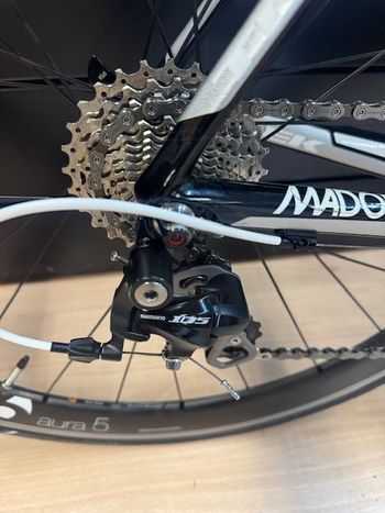 Used Trek Madone 4.5 H2 (Compact) E 2012 2012 Road & Gravel, Black — image 3 of 3