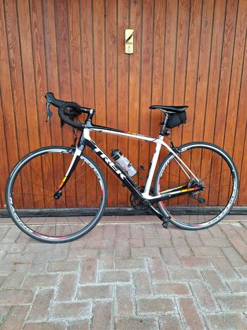 Used Trek Domane 4.3 Compact 2016 2016 Road & Gravel — image 2 of 3