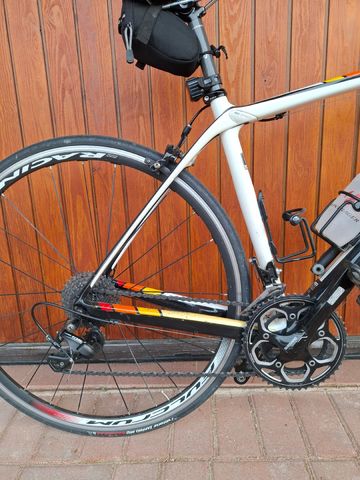 Used Trek Domane 4.3 Compact 2016 2016 Road & Gravel, White — image 3 of 3