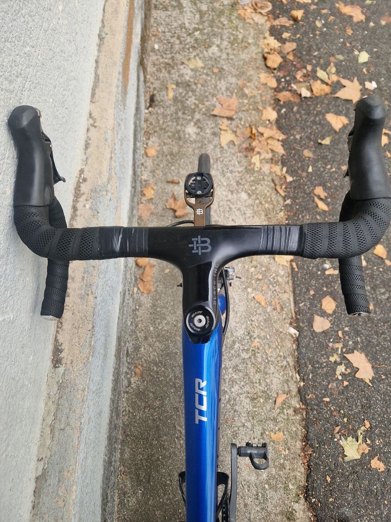 Used Giant TCR Advanced 1 2016 2016 Road & Gravel, Blue — image 4 of 12