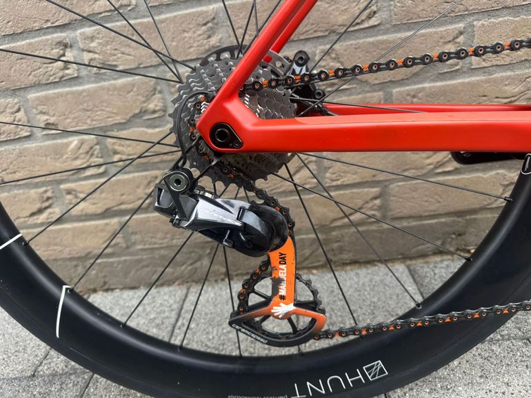 Used BMC Roadmachine 01 ONE P2P 2022 2022 Road & Gravel, Orange — image 9 of 11