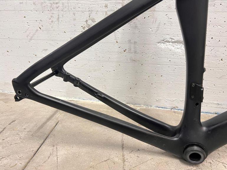 Used Specialized S-Works Venge 2020 Frameset 2020 Road & Gravel, Black — image 4 of 12