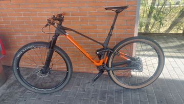 Used Mondraker F-PODIUM CARBON 2023 2023 Mountainbike, Orange, 29 — image 2 of 5