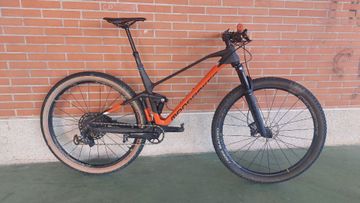 Used Mondraker F-PODIUM CARBON 2023 2023 Mountainbike, Orange, 29 — image 3 of 5