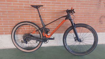Used Mondraker F-PODIUM CARBON 2023 2023 Mountainbike, Orange, 29 — image 1 of 5