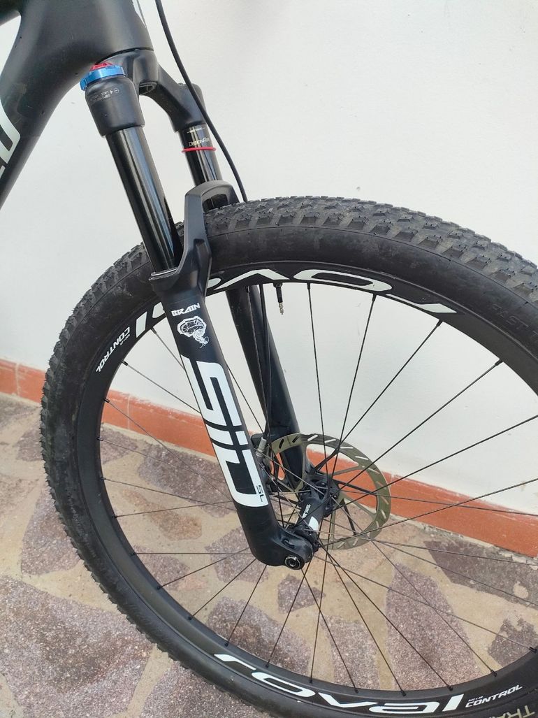 Used Specialized Epic World Cup Expert 2024 2024 Mountainbike, Black, 29 — image 6 of 9