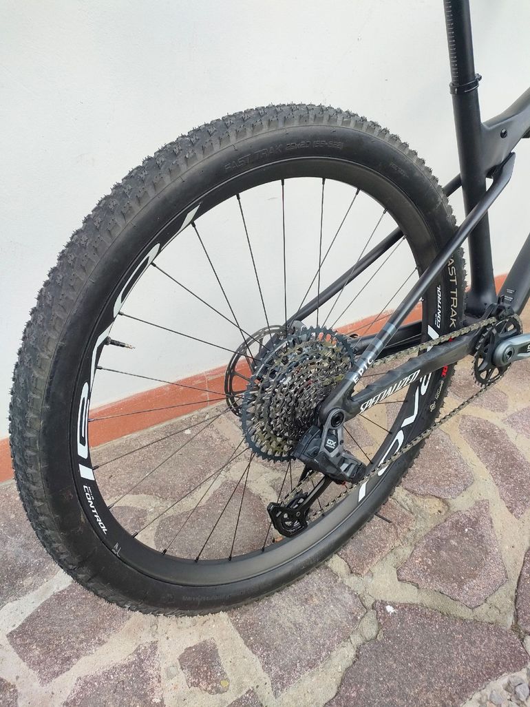 Used Specialized Epic World Cup Expert 2024 2024 Mountainbike, Black, 29 — image 9 of 9