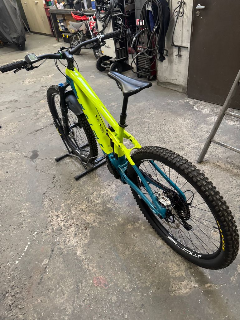 Used Trek Rail 7 2020 2020 Mountainbike, Green, 29 — image 3 of 5