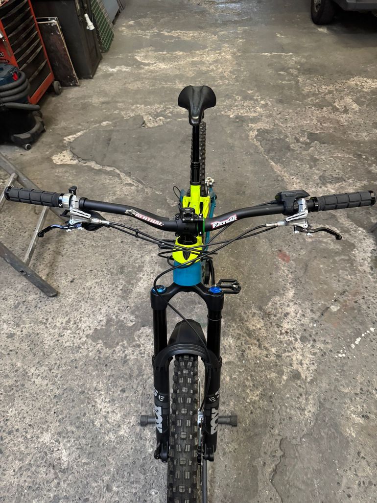 Used Trek Rail 7 2020 2020 Mountainbike, Green, 29 — image 1 of 5