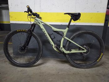 Used Orbea M30 2022 Mountainbike, Green — image 9 of 11