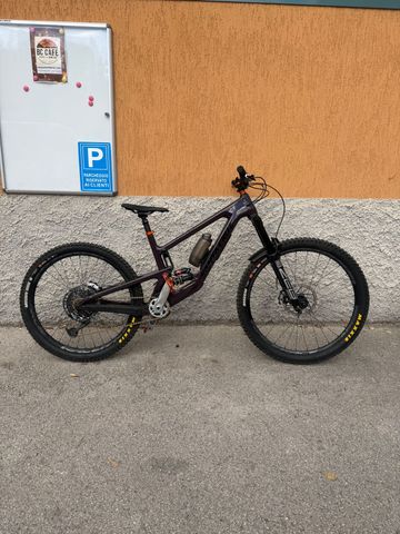 Used Santa Cruz Nomad SRAM X01 2025 Mountainbike, Purple — image 1 of 9