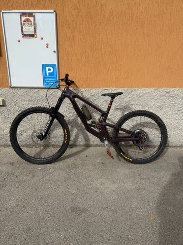 Used Santa Cruz Nomad SRAM X01 2025 Mountainbike, Purple — image 2 of 9