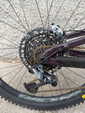 Used Santa Cruz Nomad SRAM X01 2025 Mountainbike, Purple — image 3 of 9