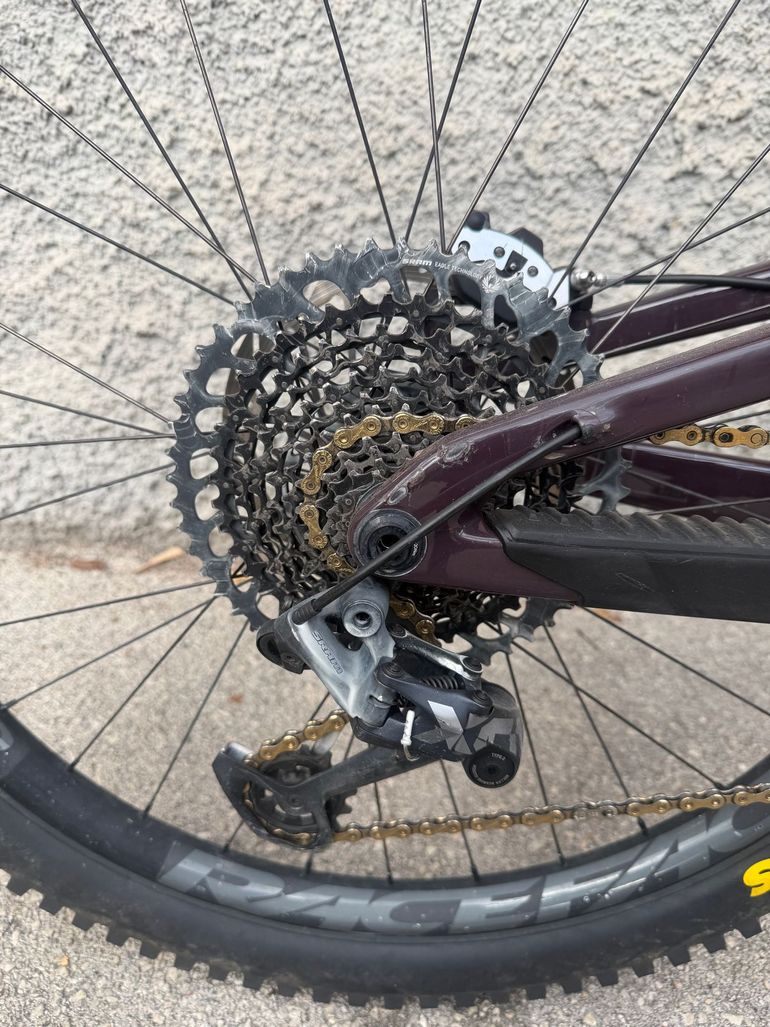 Used Santa Cruz Nomad SRAM X01 2025 Mountainbike, Purple — image 3 of 9
