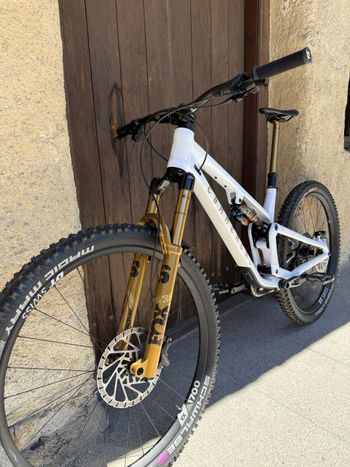 Used Commencal META V5 SIGNATURE GLITTERY WHITE 2025 2025 MTB