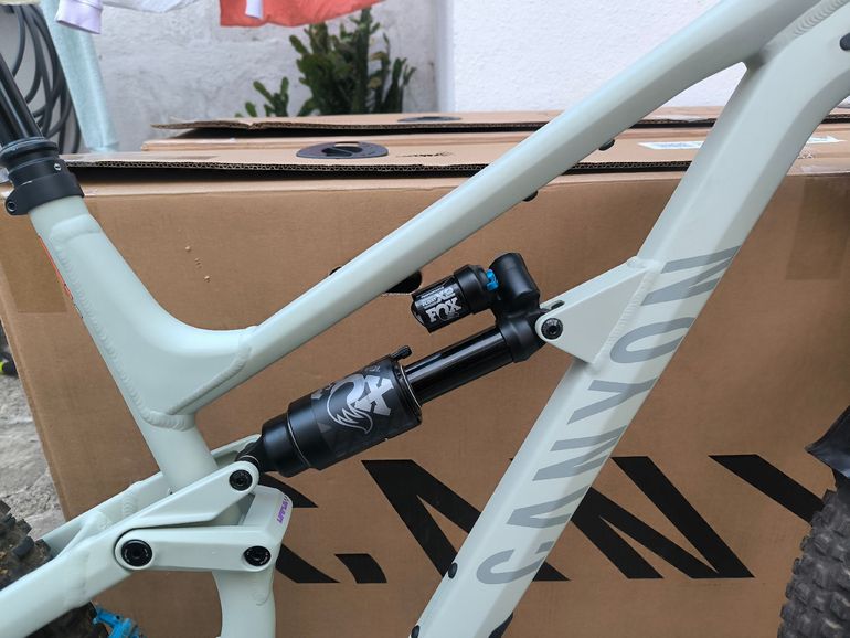 Used Canyon Torque Mullet AL 7 2024 2024 Mountainbike, White, 29, 27.5 — image 5 of 7