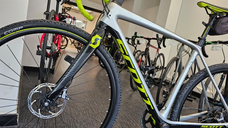 Used Scott Addict CX RC 2019 2019 Road & Gravel, Light Gray — image 8 of 21
