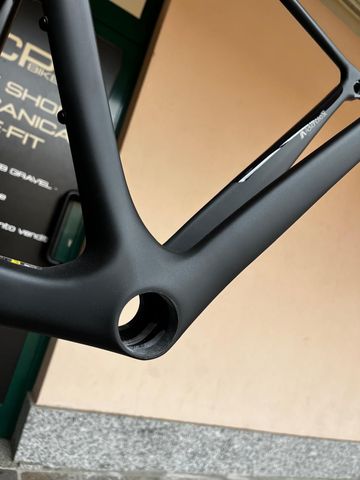 Used Giant TCR Advanced SL Frameset Frameset 2025 Road & Gravel, Black — image 3 of 7