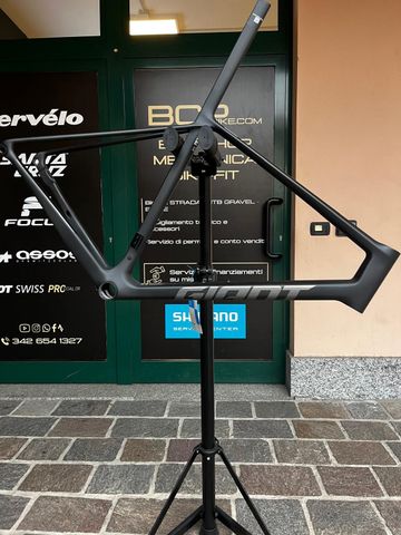 Used Giant TCR Advanced SL Frameset Frameset 2025 Road & Gravel, Black — image 1 of 7