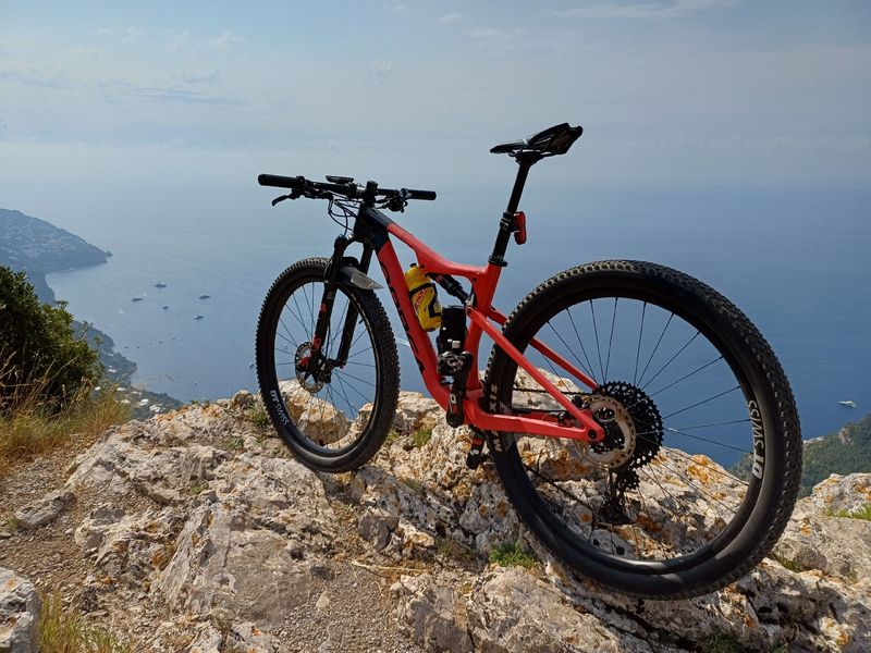 Orbea OIZ M20 TR 2022 2022 MTB usato