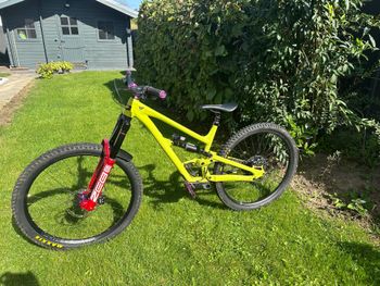 YT Industries, Capra