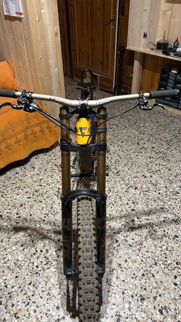 Used Giant Glory Advanced 2024 2024 Mountainbike, Orange, 29 — image 4 of 7
