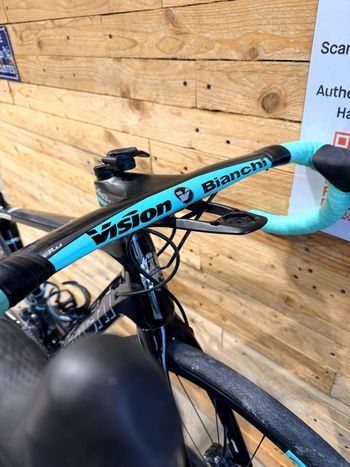 Used Bianchi Infinito CV Ultegra 2021 2021 Road & Gravel, Black — image 8 of 8