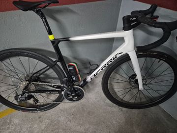 Used Berria BELADOR 8 2023 2023 Road & Gravel, White — image 1 of 4