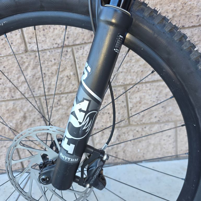 Used Specialized Status 140 2022 2022 Mountainbike, Red, 29, 27.5 — image 8 of 19