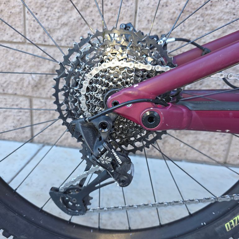 Used Specialized Status 140 2022 2022 Mountainbike, Red, 29, 27.5 — image 16 of 19