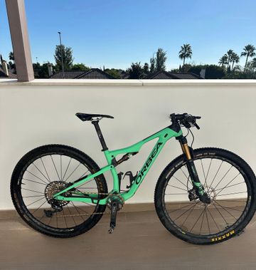 Used Orbea OIZ M10 2019 2019 Mountainbike, Green, 27.5 — image 1 of 5