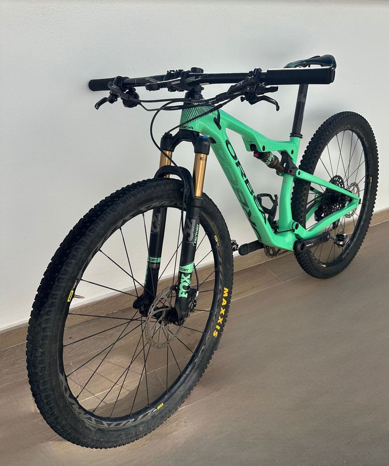 Used Orbea OIZ M10 2019 2019 Mountainbike, Green, 27.5 — image 2 of 5