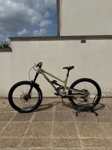 Tweedehands Commencal CLASH RIDE 2021 2021 Mountainbike — afbeelding 2 van 5