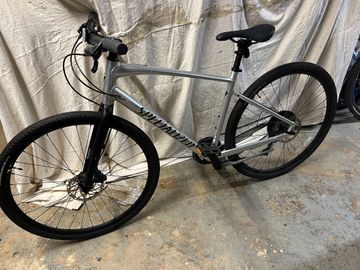 Used Specialized Sirrus 2022 Road & Gravel, Light Gray — image 1 of 5