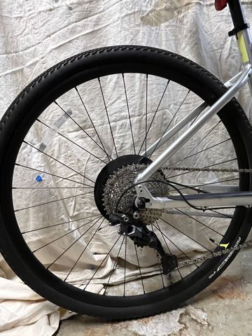 Used Specialized Sirrus 2022 Road & Gravel, Light Gray — image 5 of 5