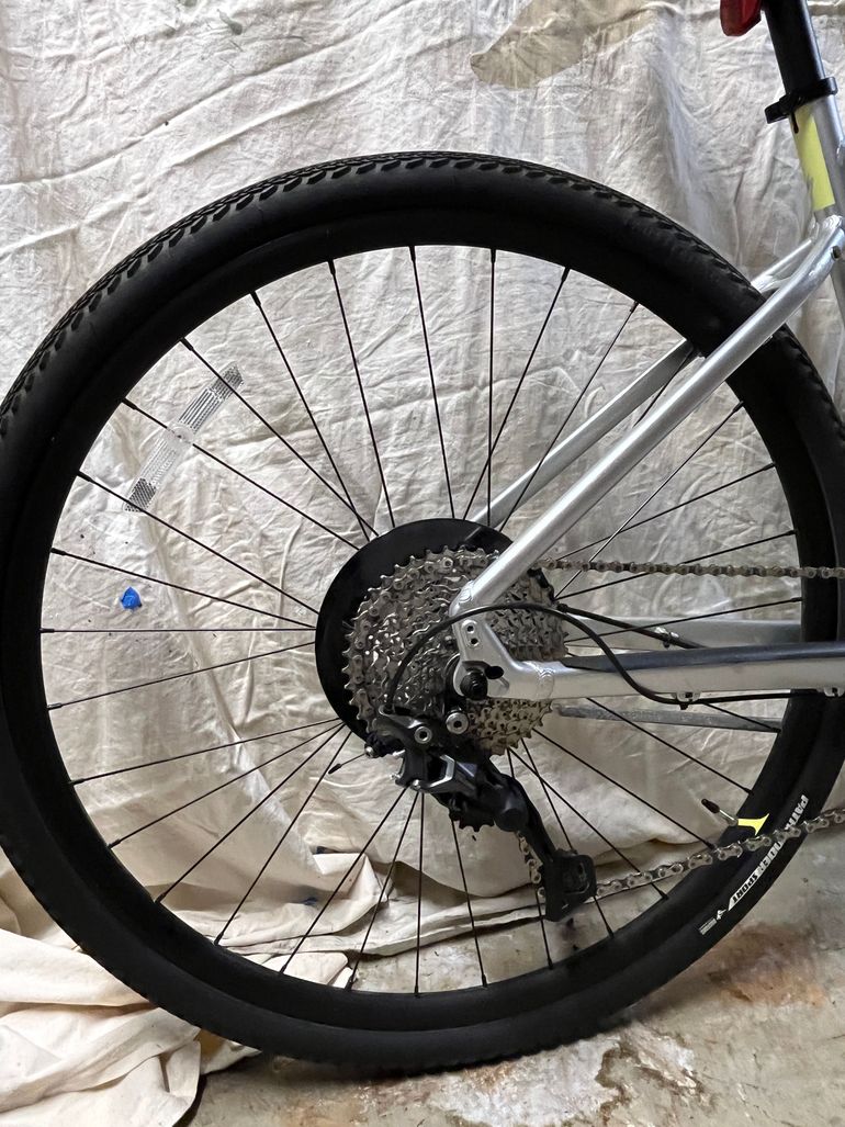 Used Specialized Sirrus 2022 Road & Gravel, Light Gray — image 5 of 5