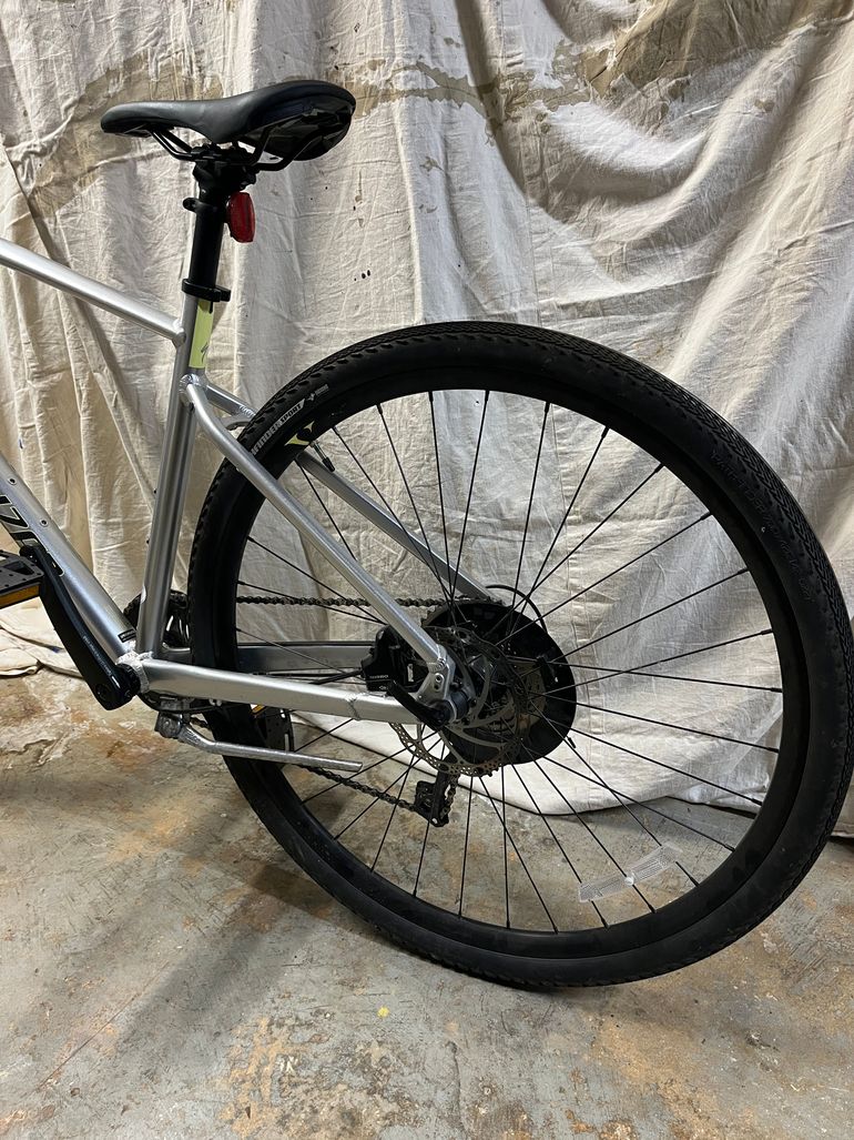 Used Specialized Sirrus 2022 Road & Gravel, Light Gray — image 3 of 5