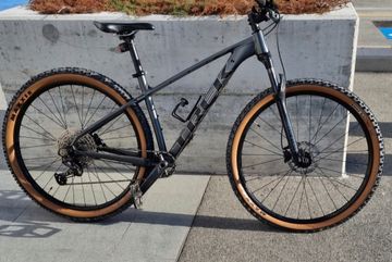 Used Trek 8 2022 2022 Mountainbike, Light Gray — image 2 of 6